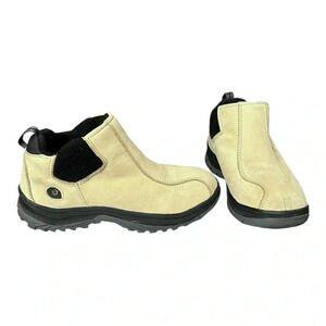 GRAVIS Suede Cirque SE Bootie sz 8.5 Tan Water Resistant Slip-On Combat Hiking
